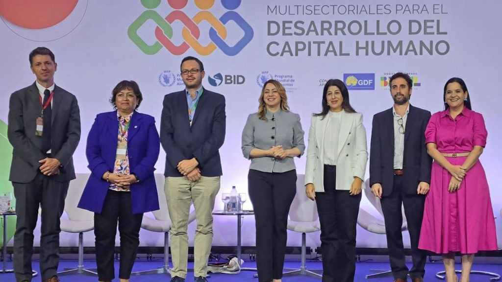 Nicolas Bidault, Fanny Montellanos Carbajal, Diego monsalvo, Gloria Reyes, Marcia Rocha, Rodolfo Beazley, María Ines Castillo