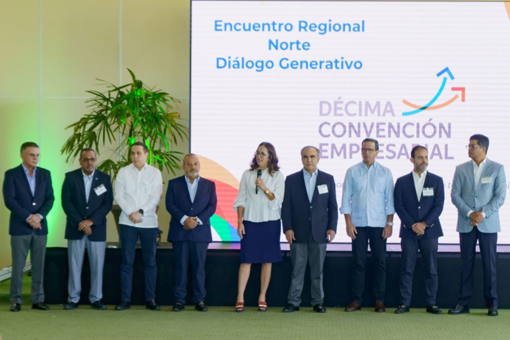 Principal-Directiva del Conep junto a empresarios de la región norte