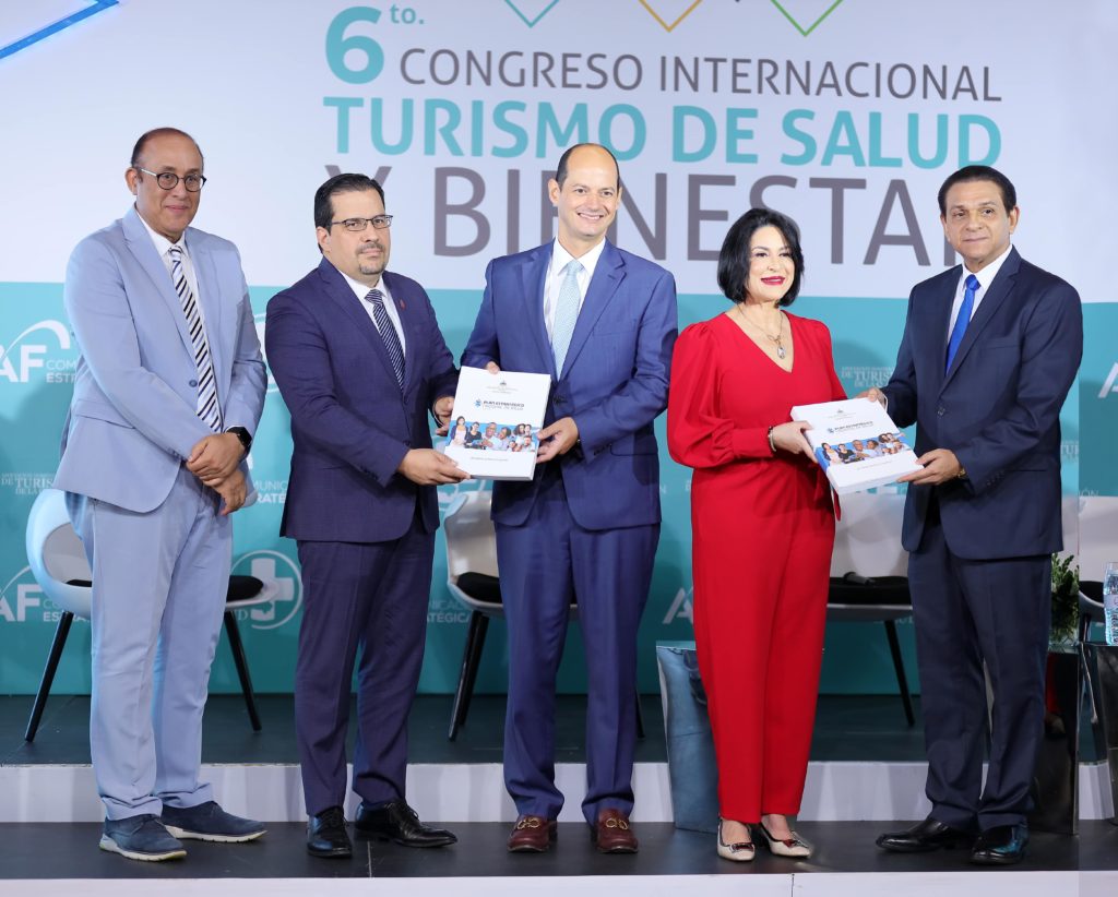 Reynaldo Peguero, Miguel Rodríguez Viñas, Alejandro Cambiaso, Amelia Reyes Mora y Daniel Rivera