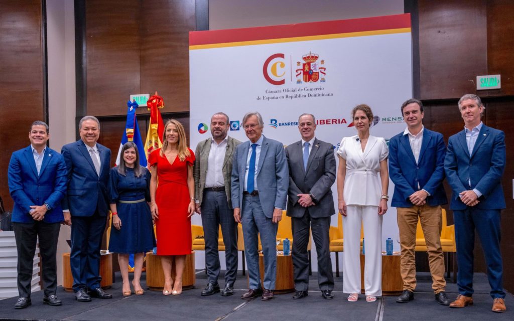 David Llibre, Simón Suárez, Biviana Riveiro, Encarna Piñero, Gabriel Escarrer, Antonio Pérez-Hernández, Francisco Pérez, Sabina Fluxá, Abel Matutes Prats y Ricardo Felip