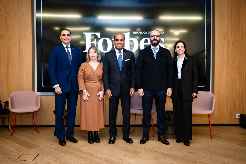 Carlos Alma, Nicole Concepción, Victor Rojas, Francisco Elías, Linda Sánchez