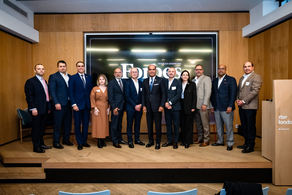 Participantes de la décima semana dominicana en Reino Unido