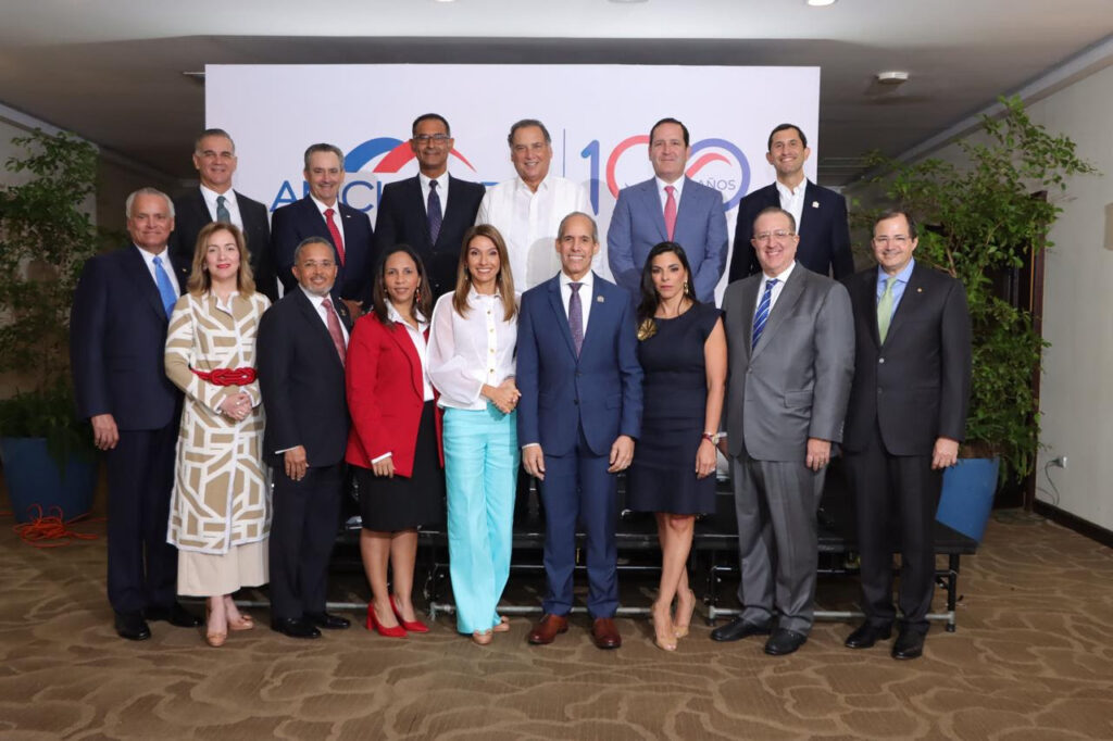 Destacan Oportunidades y Desafíos Sectores Claves Economía Dominicana en Foro “Visión de Negocios 2024” Destacan Oportunidades y Desafíos Sectores Claves Economía Dominicana en Foro “Visión de Negocios 2024”