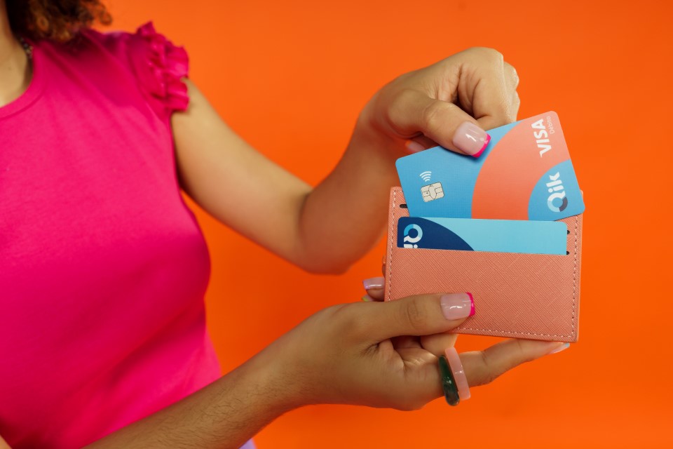 Lanza Qik Banco Digital su tarjeta débito Visa