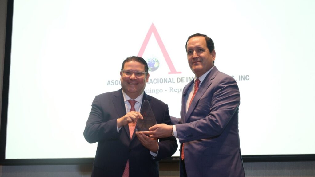 Dirección General de Aduanas recauda en 2023 RD 51,249.72 millones y supera cifras de 2022 Dirección General de Aduanas recauda en 2023 RD 51,249.72 millones y supera cifras de 2022