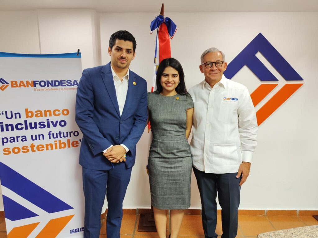 BANFONDESA capacita 600 colaboradores en el Marco de Bonos Sostenibles BANFONDESA capacita 600 colaboradores en el Marco de Bonos Sostenibles
