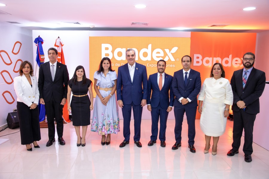 Se reúne presidente Abinader con Directores en visita Bandex