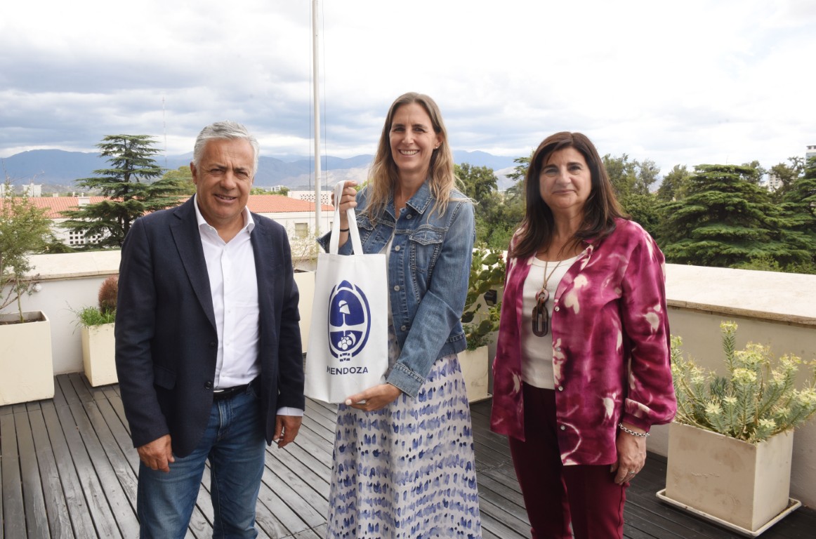 Alfredo Cornejo, Mercedes Martinez y Gabriela Testa