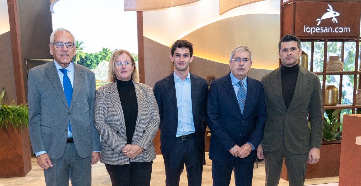 De izq a dcha, Ramón Suárez, Elena Álamo, Diego López, Marco Aurelio Pérez, Francisco López