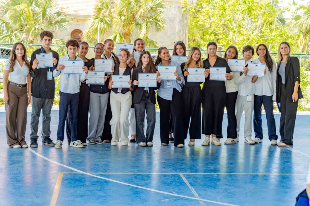 studiantes participando del Puntacana Model United Nations