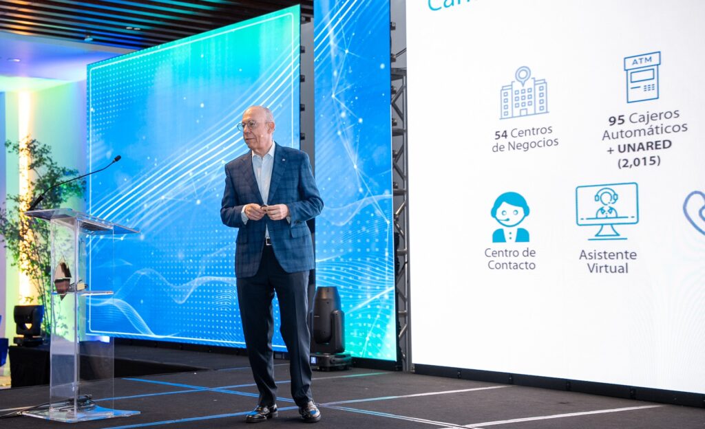 Fausto Pimentel, presidente ejecutivo Banco Santa Cruz.