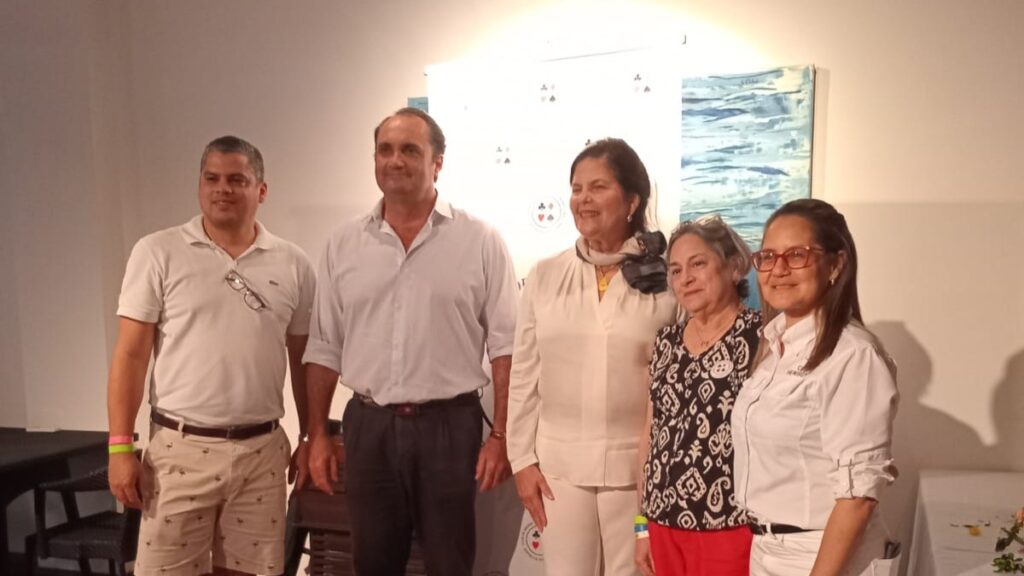 Ariel Garcia, Angel Pérez, Sonia Villanueva de Brouwer, Maria Barrera y Mariena Mahfoud