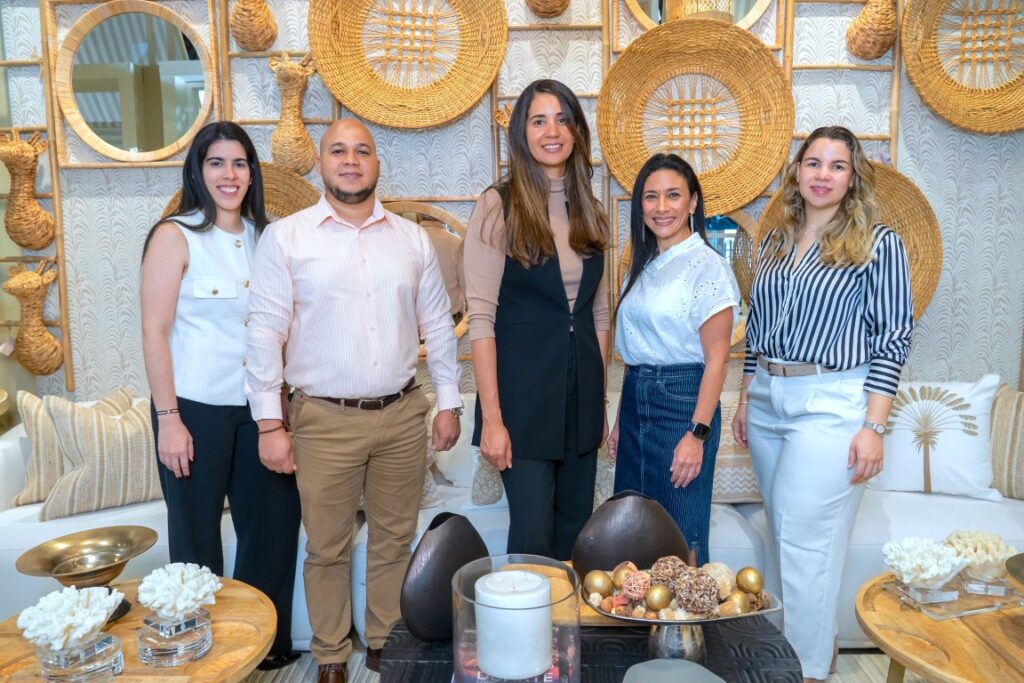 María de Lourdes Herrera, Jhonel Paulino, Paola Collado , Fayse Rizek y Karla Agramonte