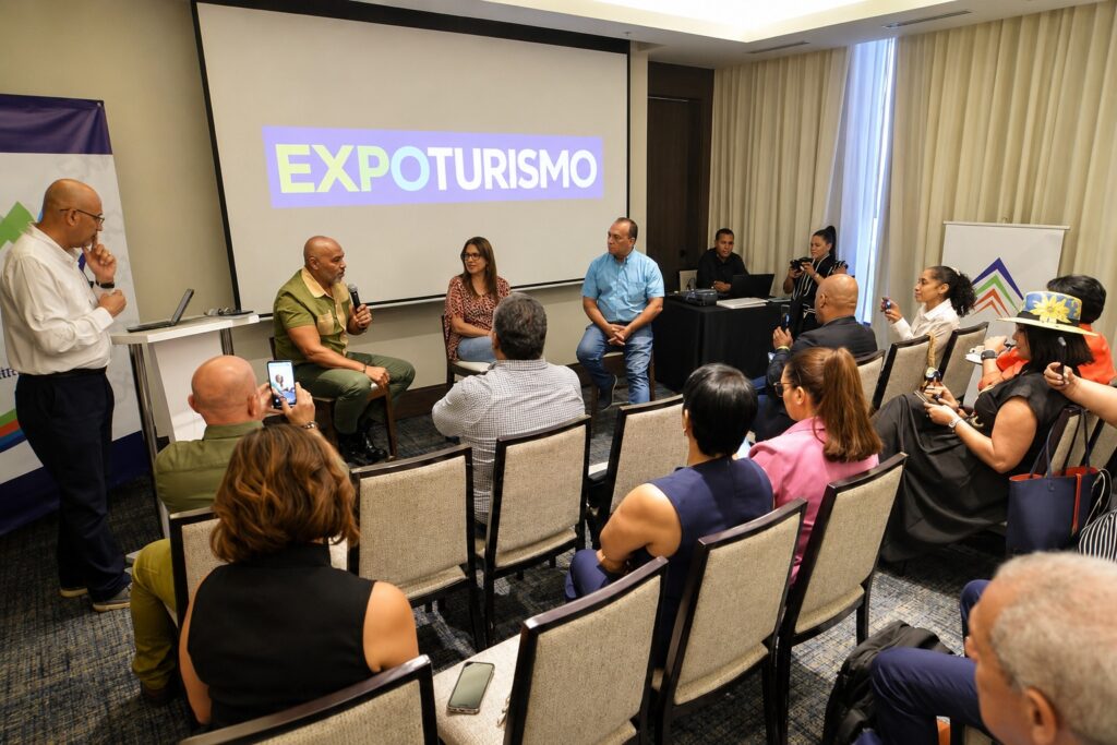 Adompretur analiza el futuro de la información turística con un conversatorio en el marco de ExpoTurismo Adompretur analiza el futuro de la información turística con un conversatorio en el marco de ExpoTurismo