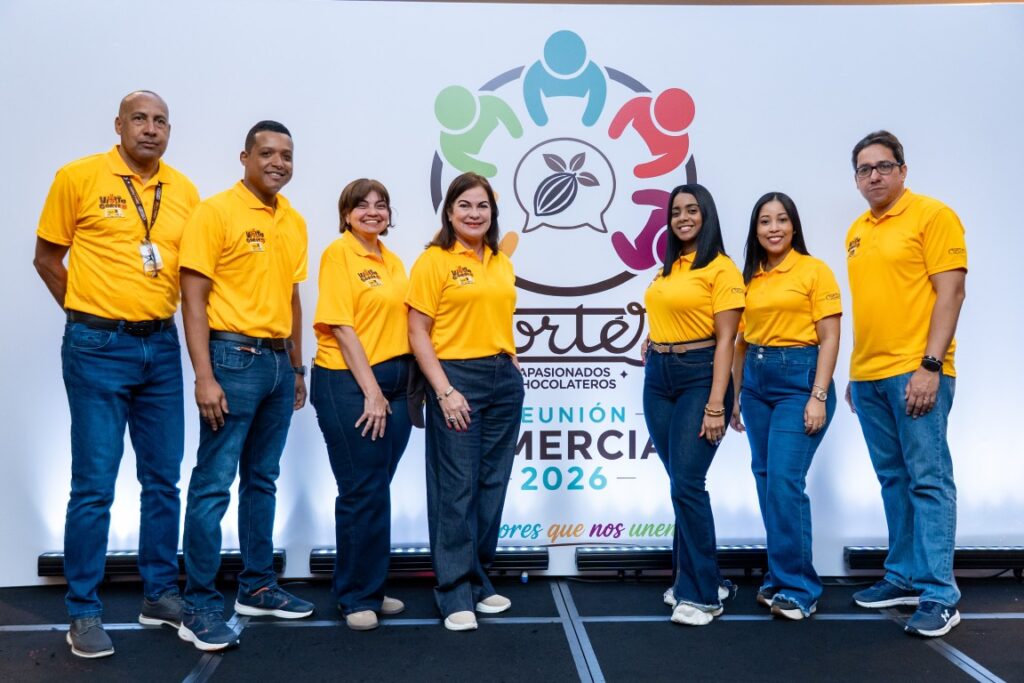 Rubén Pérez, Máximo Rodríguez, Fátima González, Isabel Guerra, Scarlett Martínez, Luisania Díaz y Carlos Rodríguez.