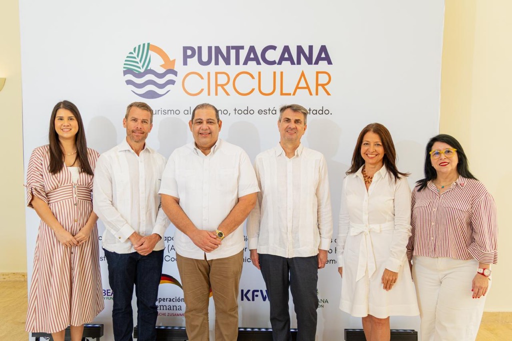 Fundación Puntacana y Parley Dominicana lanzan “Puntacana Circular”, una iniciativa valorada en .5 millones que busca transformar la gestión de residuos en oportunidades en el principal destino turístico del Caribe Fundación Puntacana y Parley Dominicana lanzan “Puntacana Circular”, una iniciativa valorada en .5 millones que busca transformar la gestión de residuos en oportunidades en el principal destino turístico del Caribe