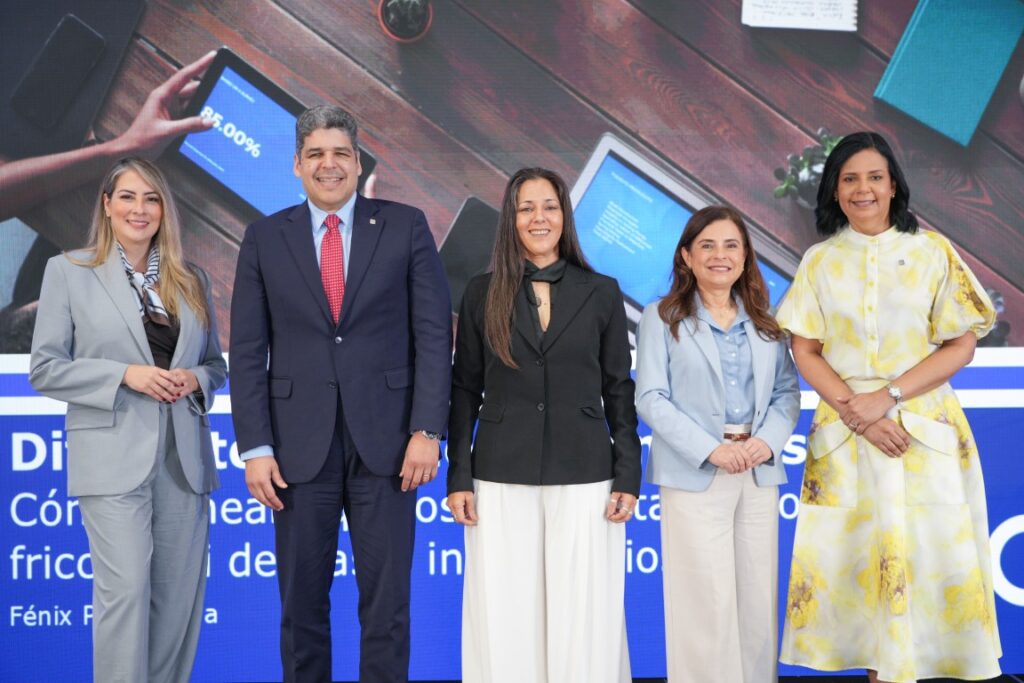 Mónica Ceballos, José Luis Ventura, Fénix Pérez, Rebeca Meléndez y Victoria Thomas