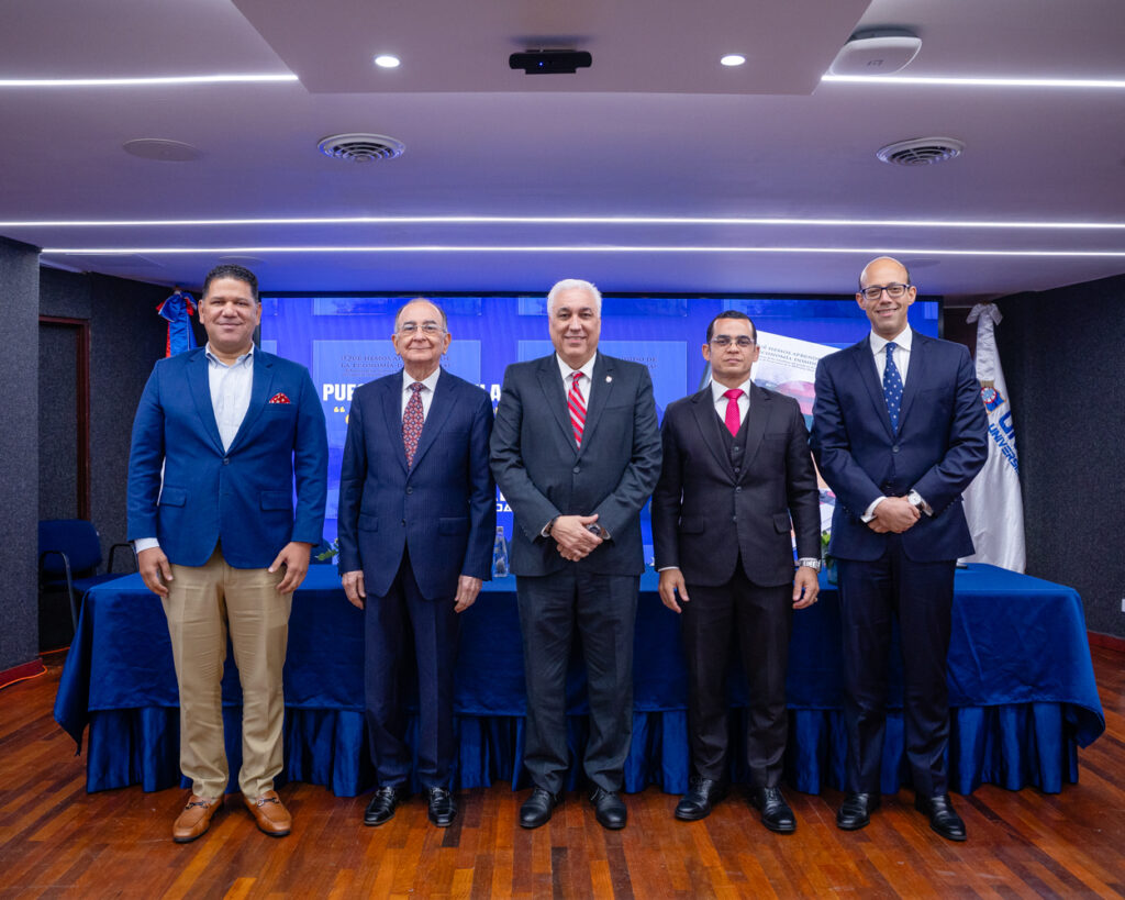 Huscar Jiménez, Opinio Álvarez Betancourt, Erik Pérez Vega, Harold Vasquez Ruiz, Osvaldo Lagares Féliz.