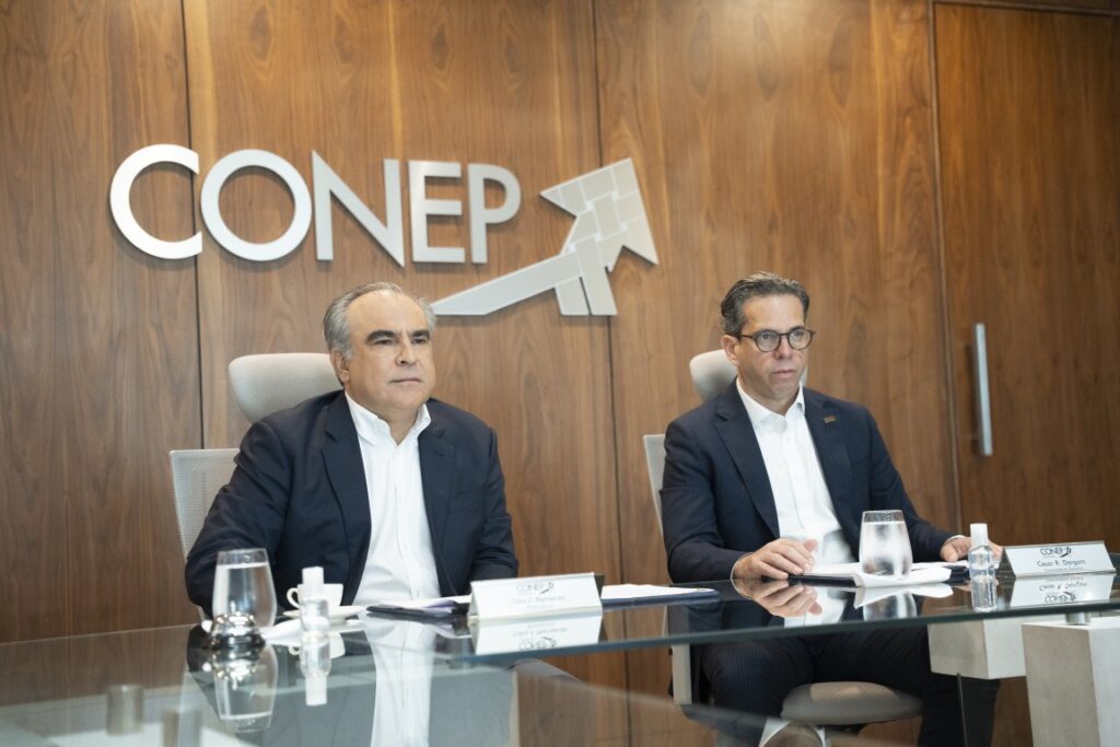 Celso J. Marranzini, presidente del CONEP, y Cesar Dargam, vicepresidene ejecutivo