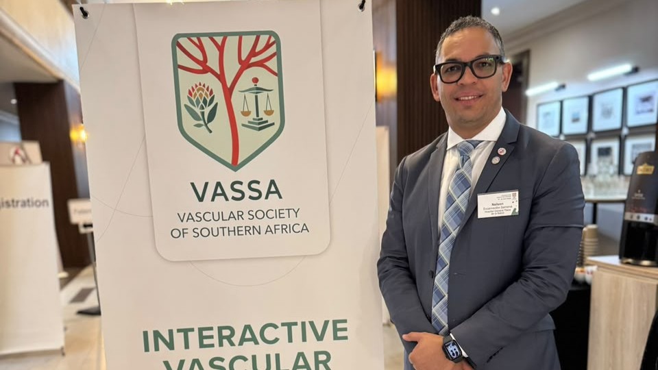 Cirujano dominicano lleva el nombre del país a uno de los congresos de cirugía vascular más importantes de África Cirujano dominicano lleva el nombre del país a uno de los congresos de cirugía vascular más importantes de África