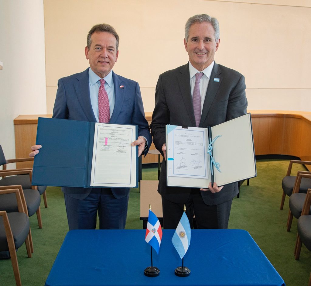 República Dominicana y Argentina suscriben acuerdo para ampliar conectividad aérea y oportunidades comerciales República Dominicana y Argentina suscriben acuerdo para ampliar conectividad aérea y oportunidades comerciales